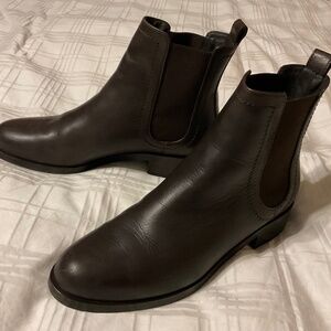Classic Chelsea Leather Boots